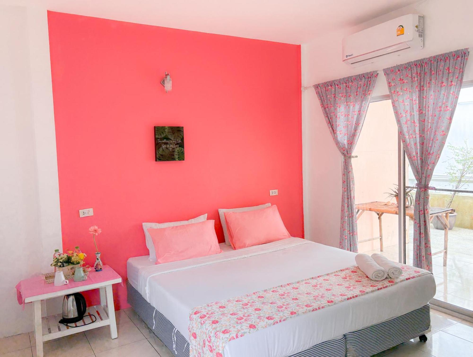 Les Fleurs House Panzió Khaulak Kültér fotó
