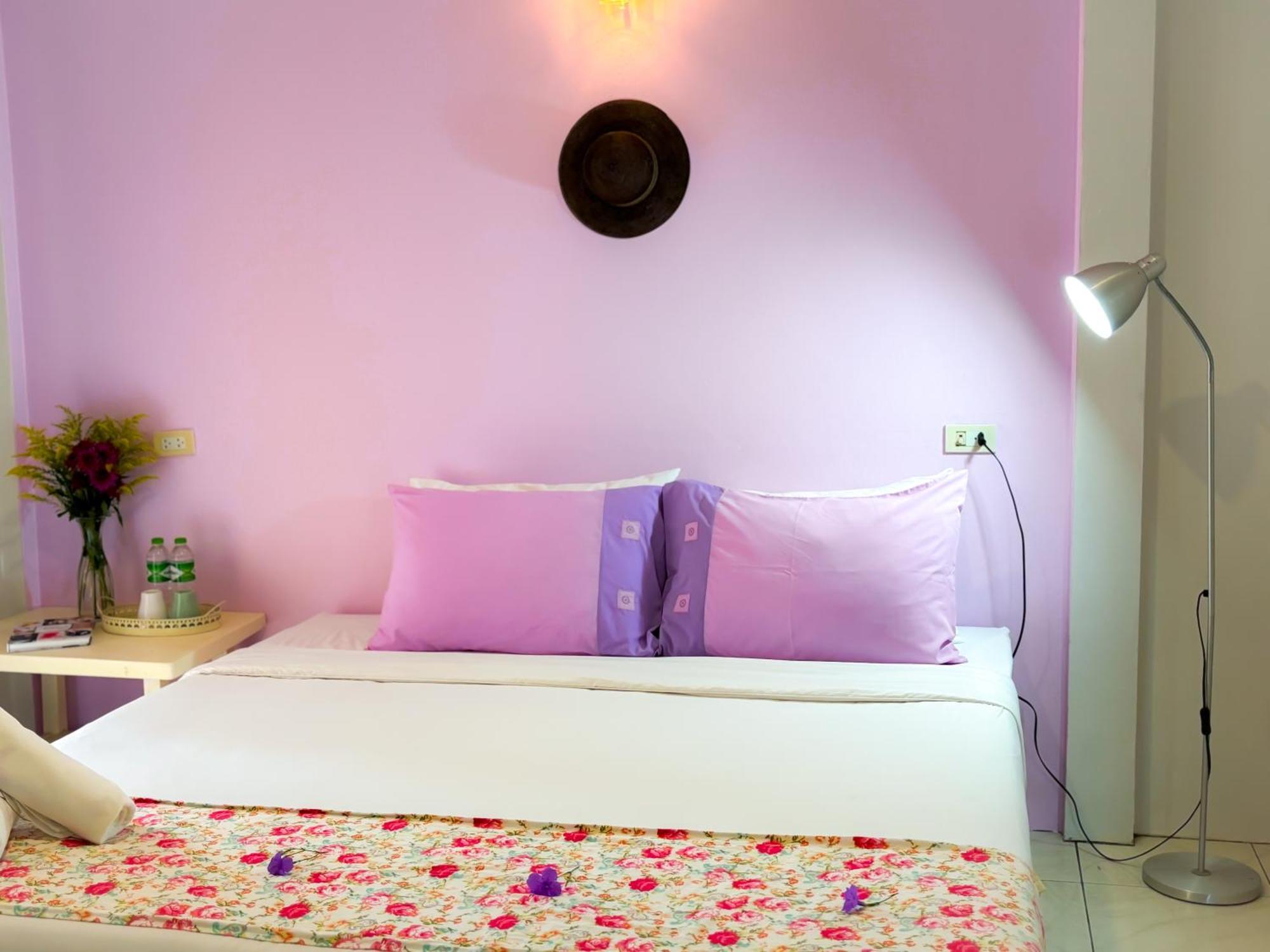 Les Fleurs House Panzió Khaulak Kültér fotó