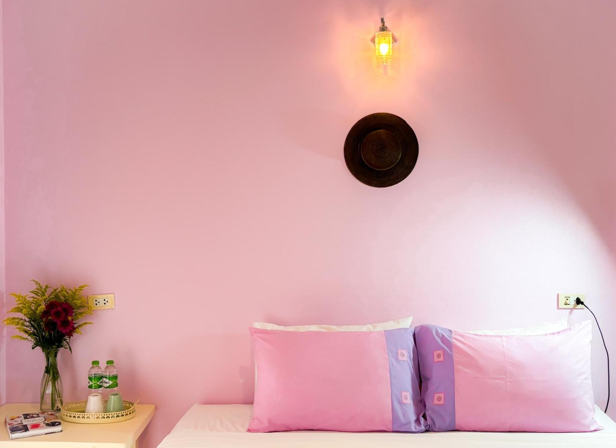 Les Fleurs House Panzió Khaulak Kültér fotó