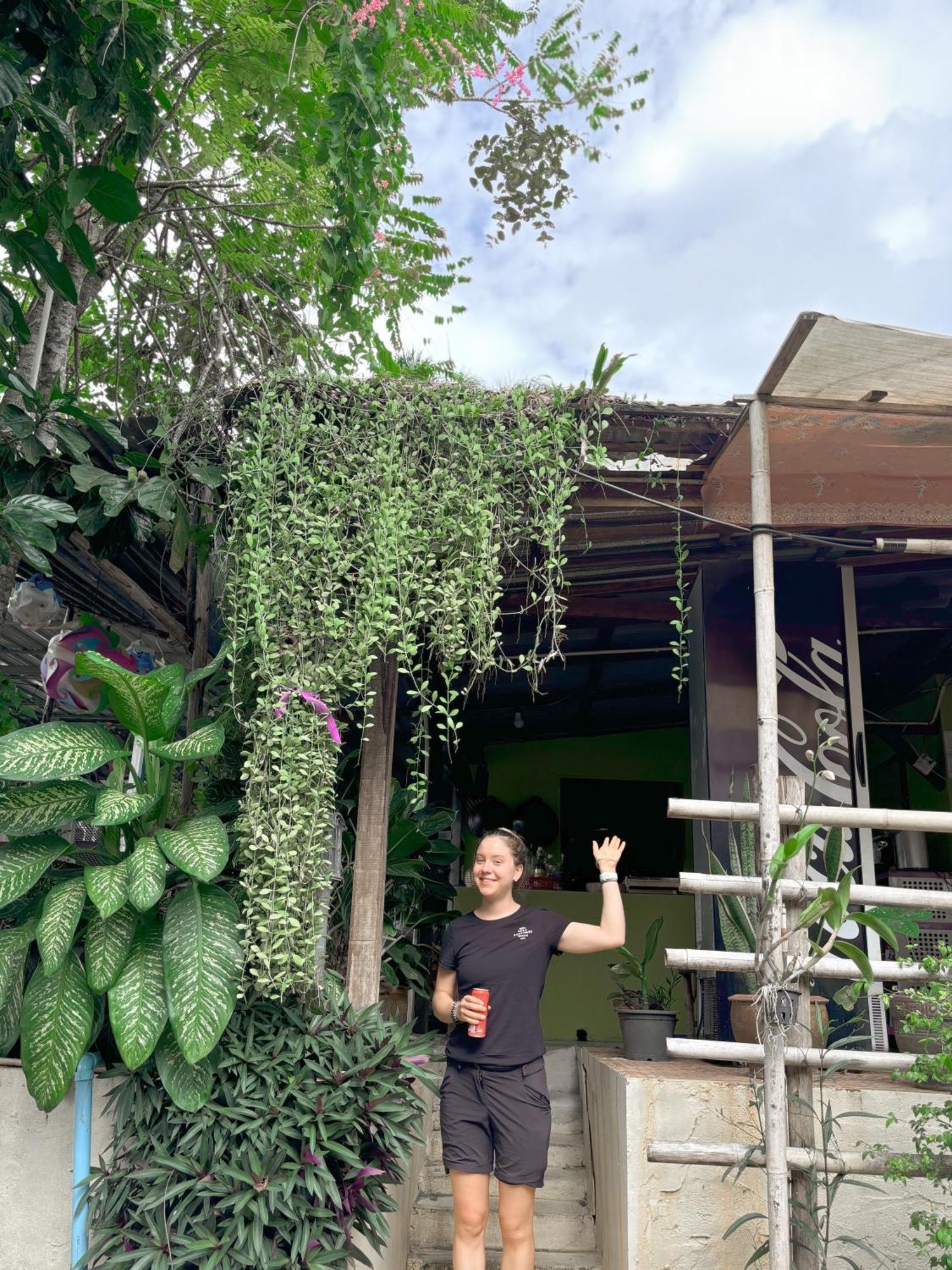 Les Fleurs House Panzió Khaulak Kültér fotó