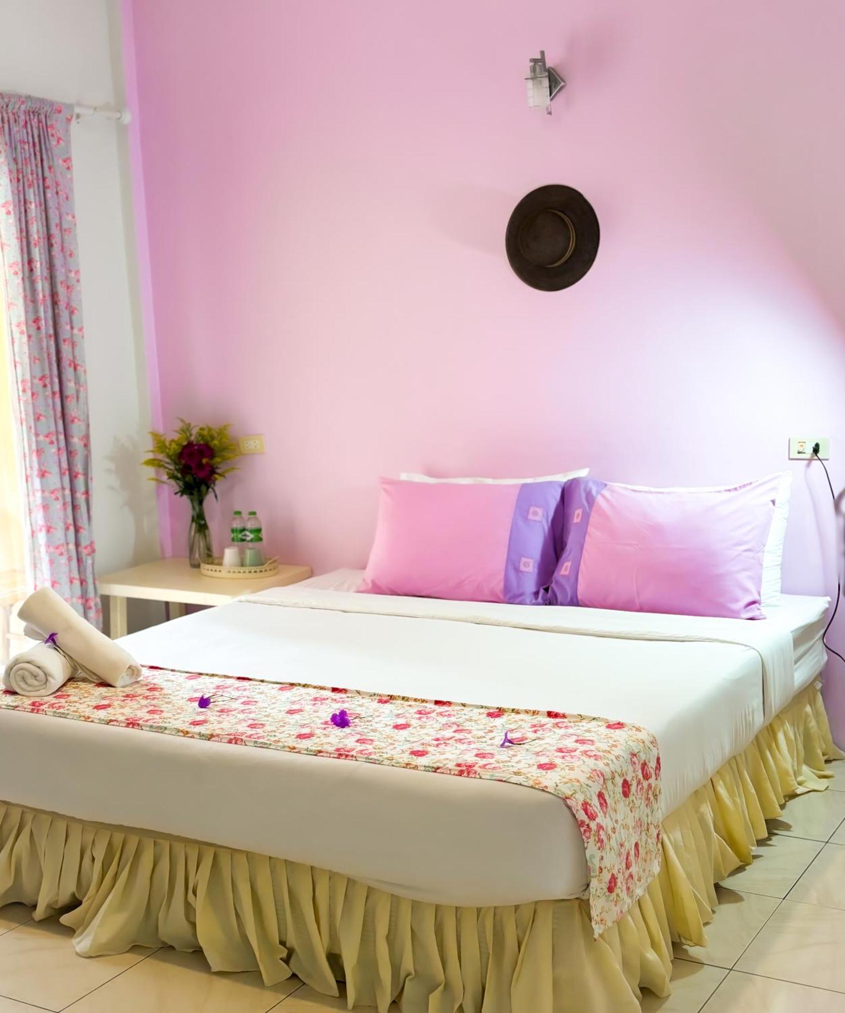 Les Fleurs House Panzió Khaulak Kültér fotó