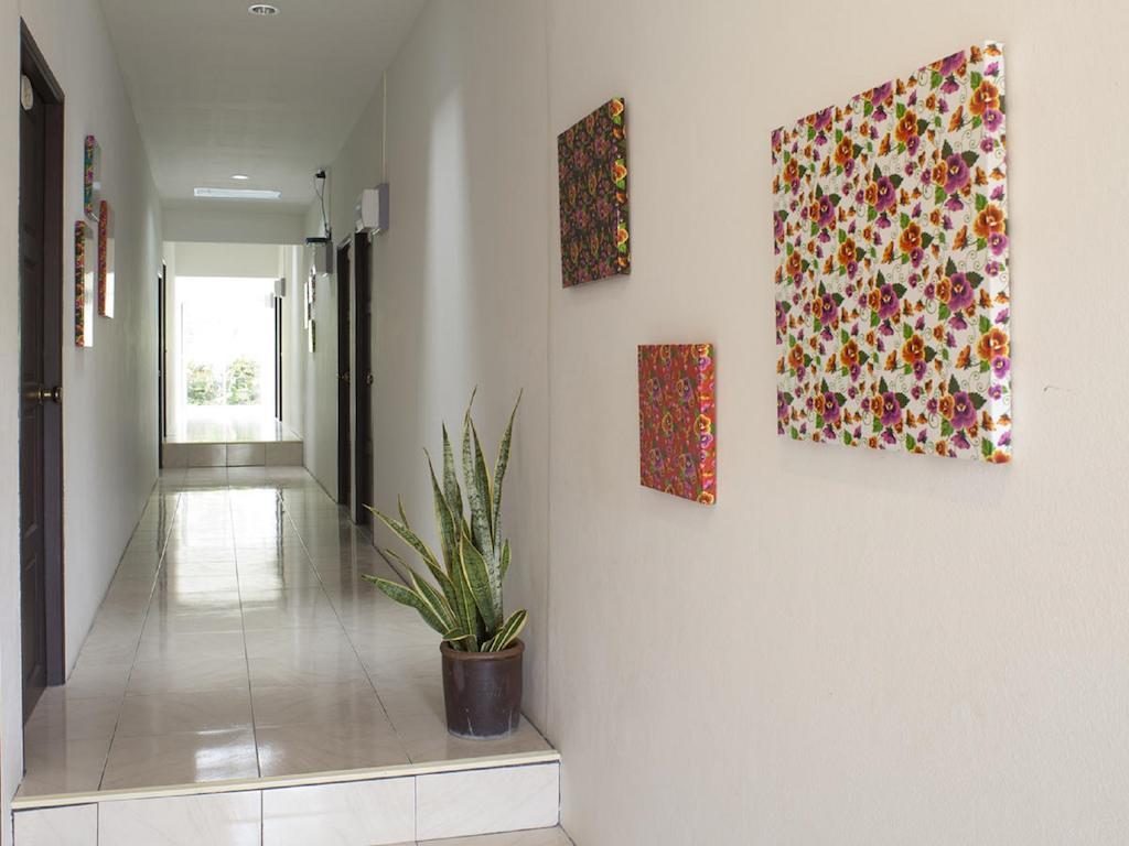Les Fleurs House Panzió Khaulak Kültér fotó