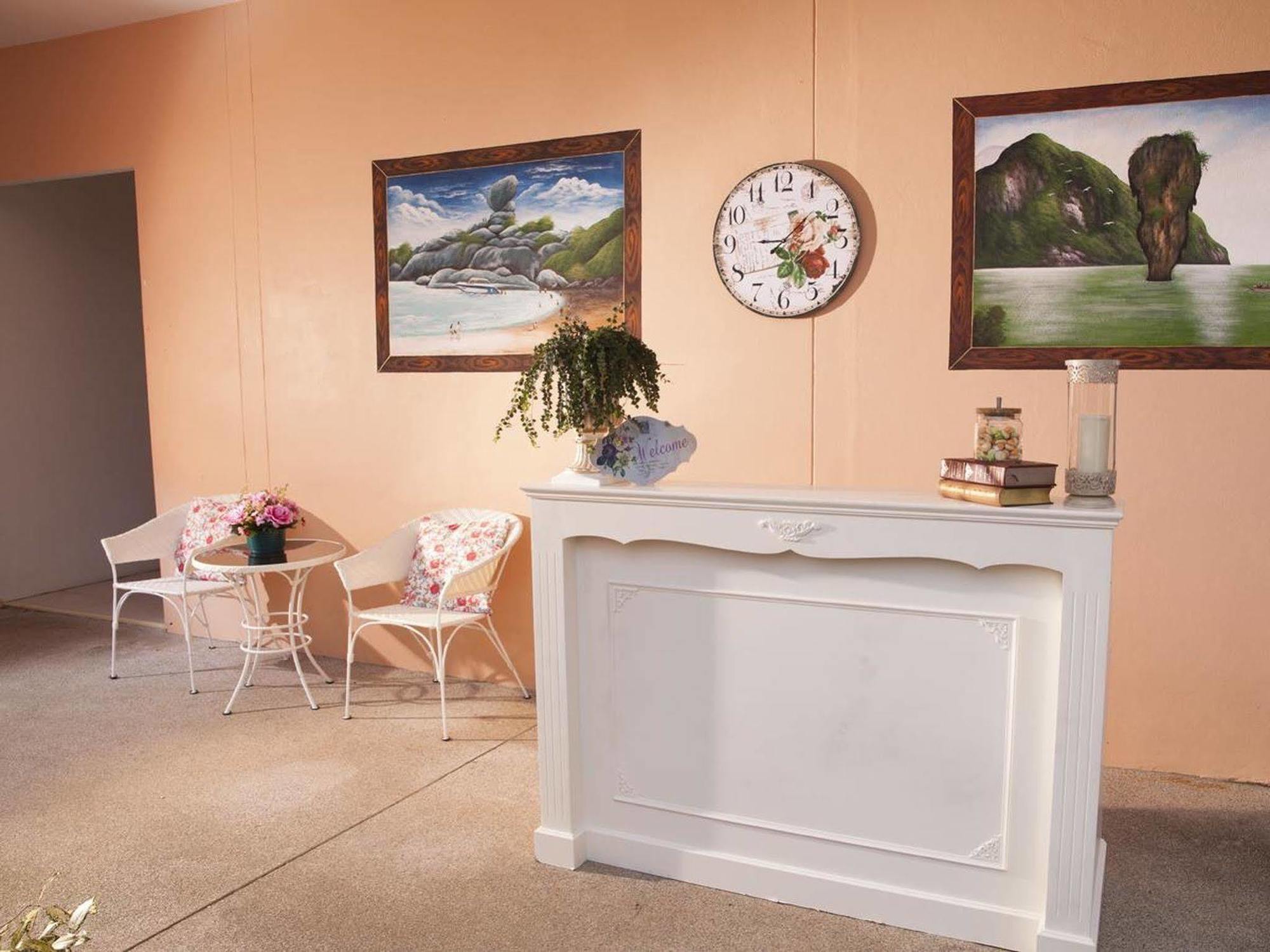 Les Fleurs House Panzió Khaulak Kültér fotó